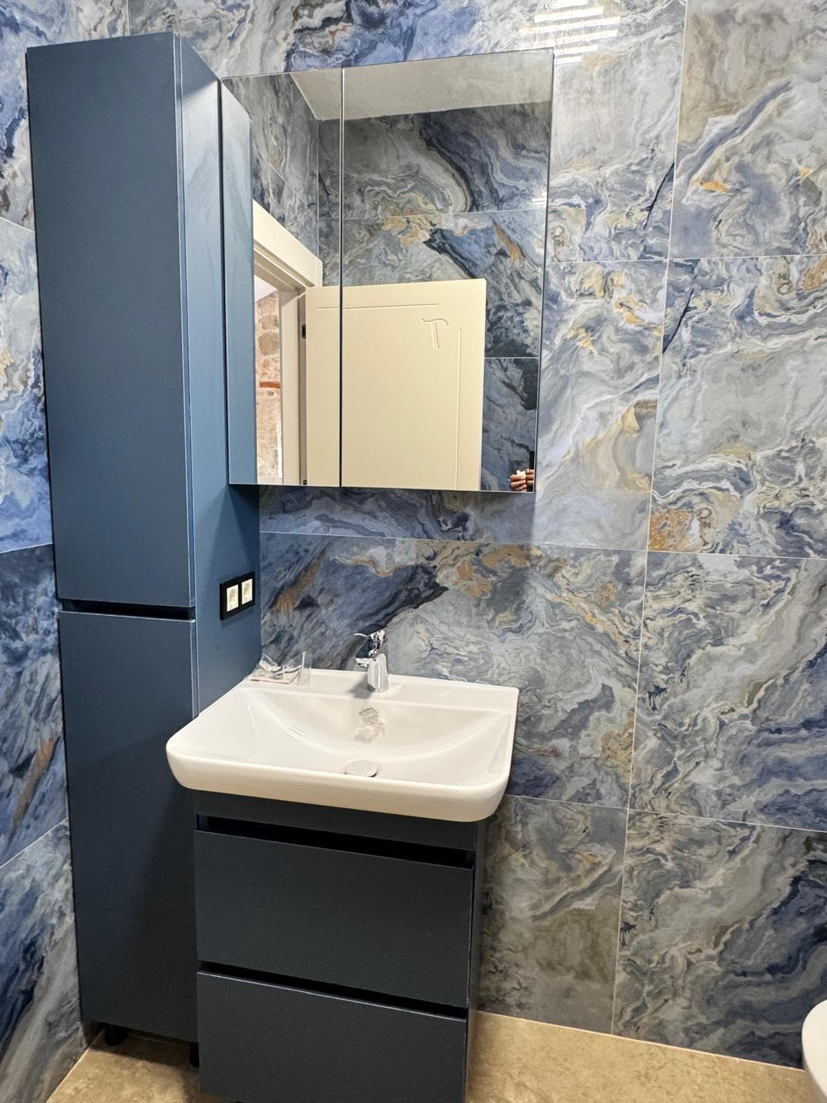 Banyo — Mavi mermer banyo