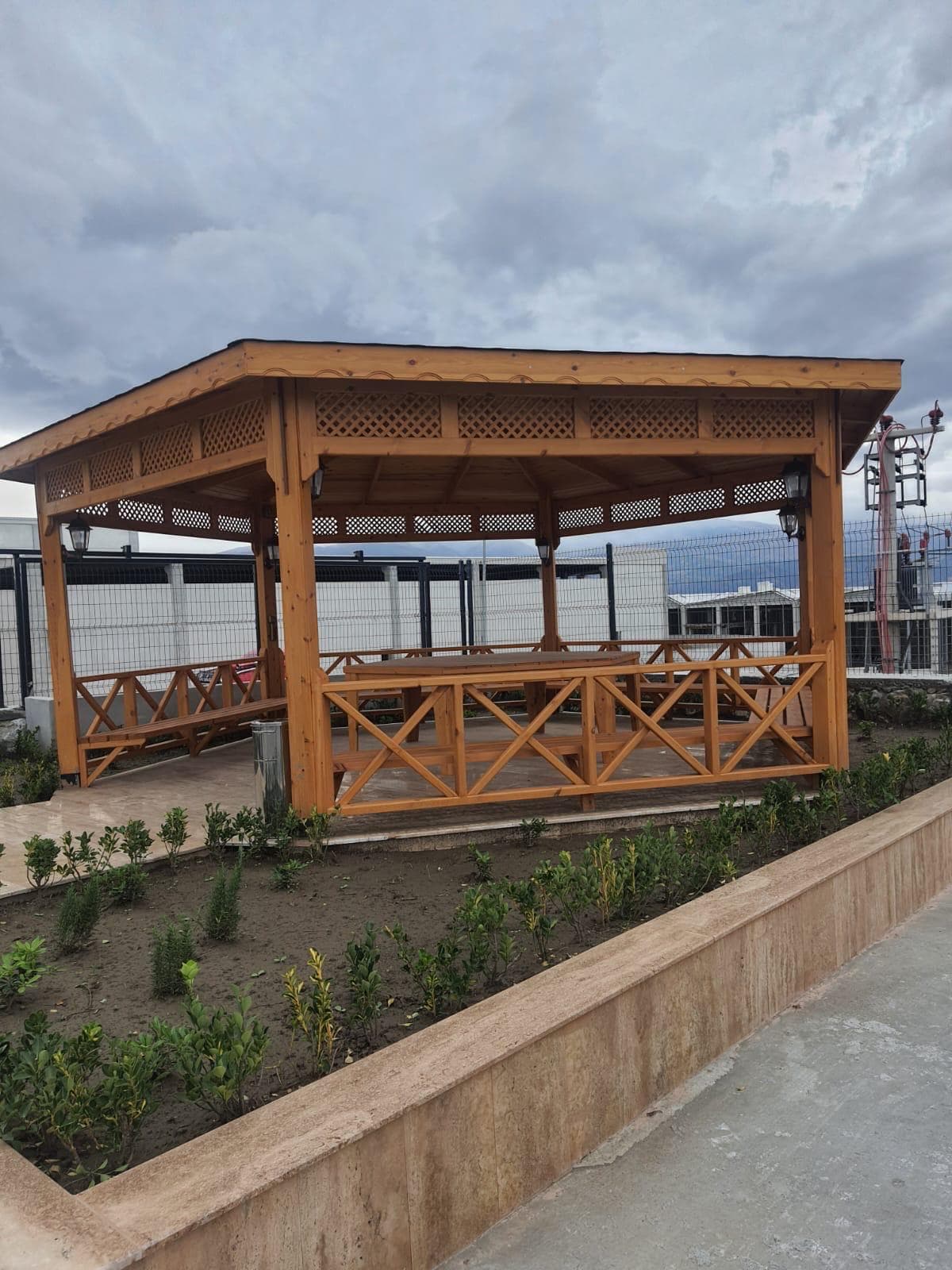 Kamelya — Ahşap bahçe kameriyesi
